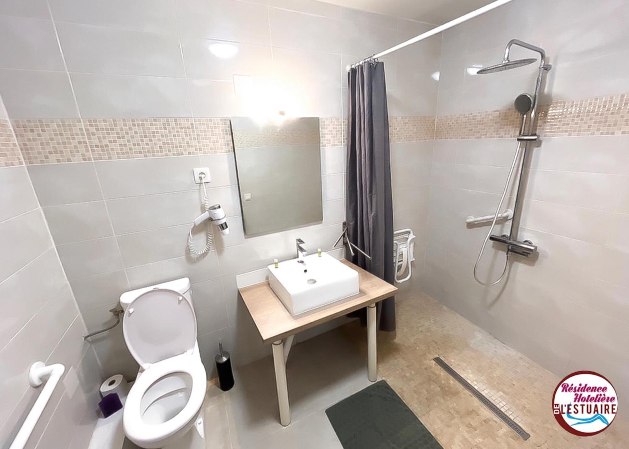 Residence Hoteliere De L'Estuaire Le Havre Esterno foto